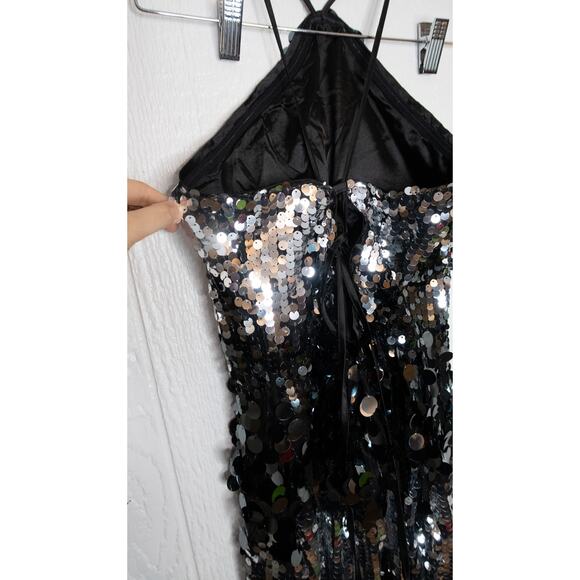 AMYLYNN Silver Austin Sequin Halter-Neck Midi Dress SIZE MEDIUM - Picture 9 of 11